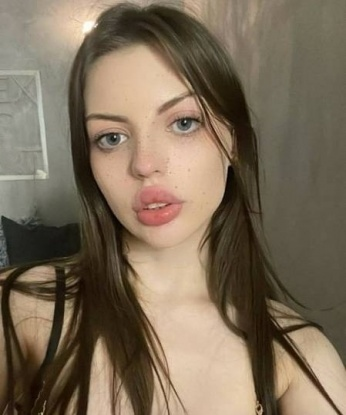 Амира, 22 года, 2 размер груди